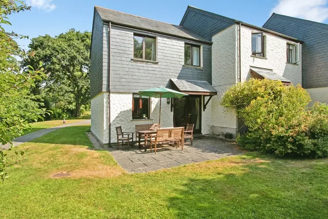 Pendra Loweth, Maen Valley, TR11, photo 1