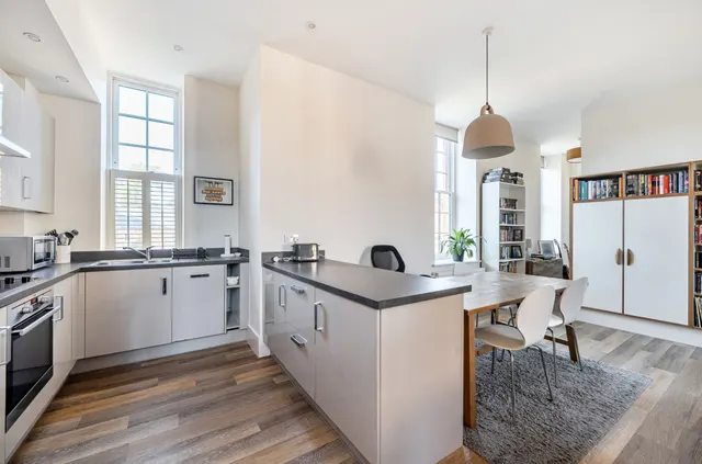 Longley Road, Chichester, PO19, photo 3