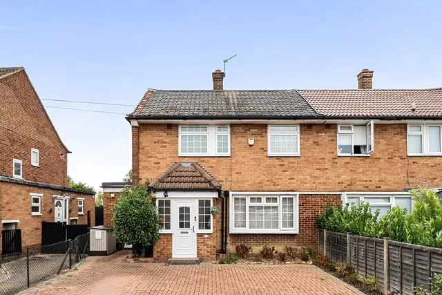 Whitby Road, Ruislip, HA4, photo 1