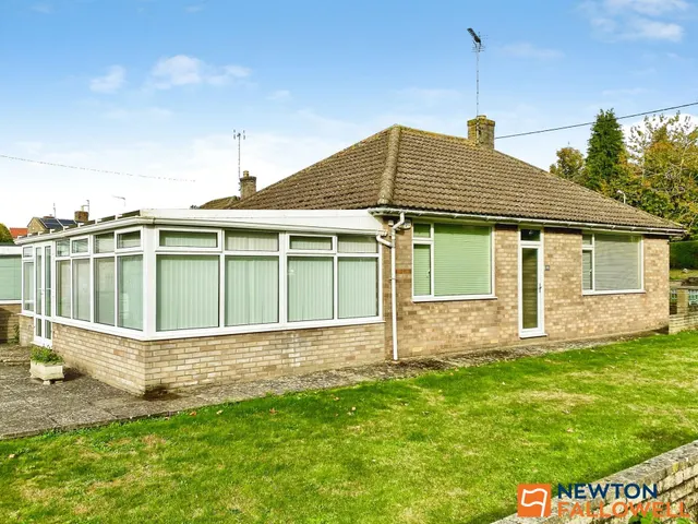 2 bedroom house, High Street, Ropsley, NG33