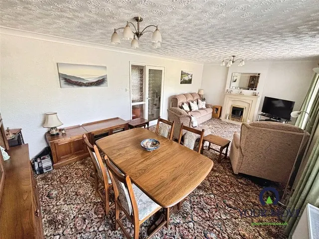 Photo 3 — Heather Drive, Bedworth, Warwickshire, CV12