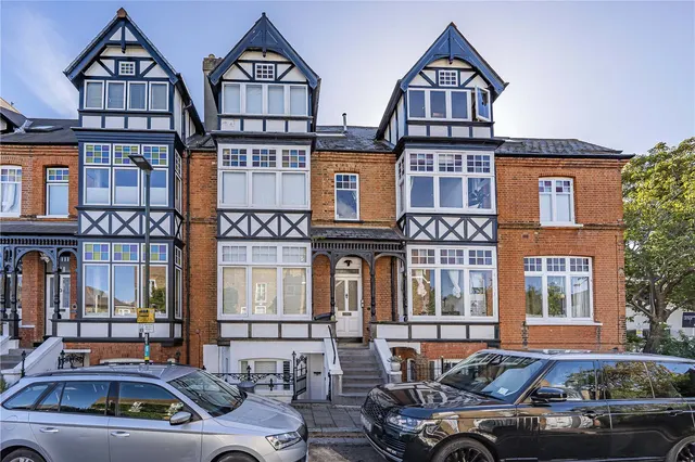 Warrington Road, Richmond, TW10, photo 1