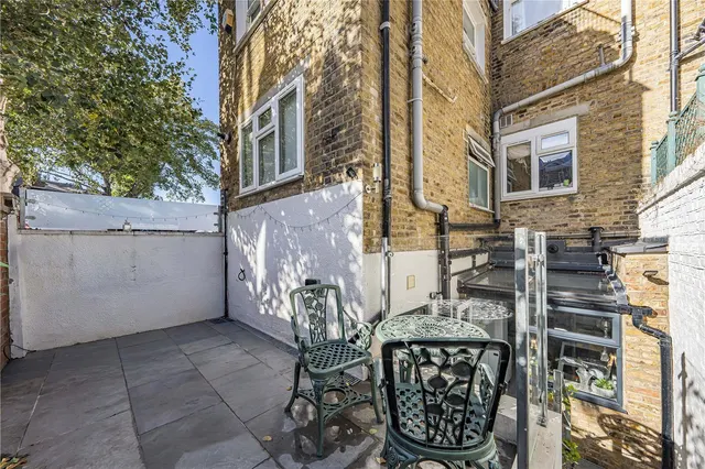 Warrington Road, Richmond, TW10, photo 2