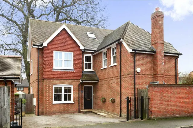 South Road, Weybridge, KT13, photo 1