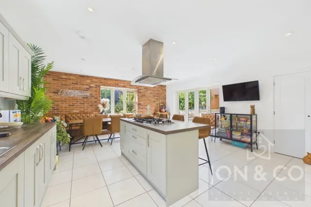 Langlands Drive, Moulton, NN3, photo 2