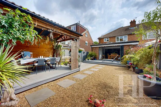 Burlands, Crawley, RH11, photo 3