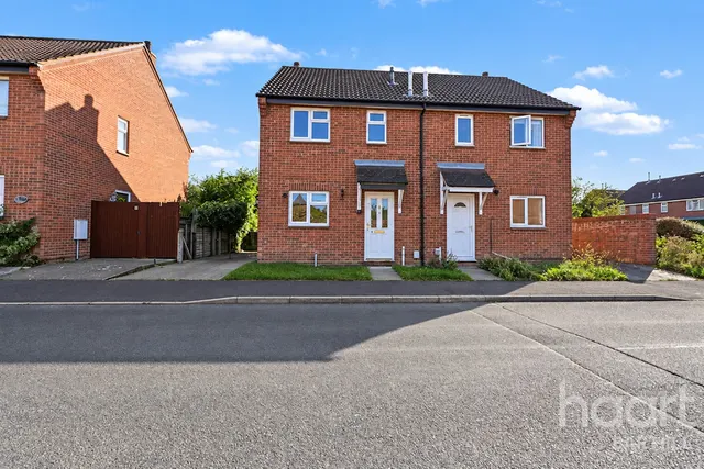 Tay Close, St Ives, PE27, photo 1