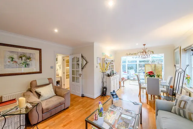 Ross Haven Place, Northwood, HA6, photo 3