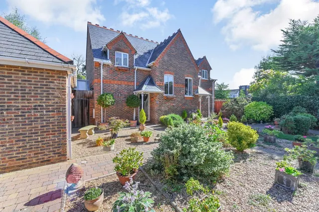 Ross Haven Place, Northwood, HA6, photo 1