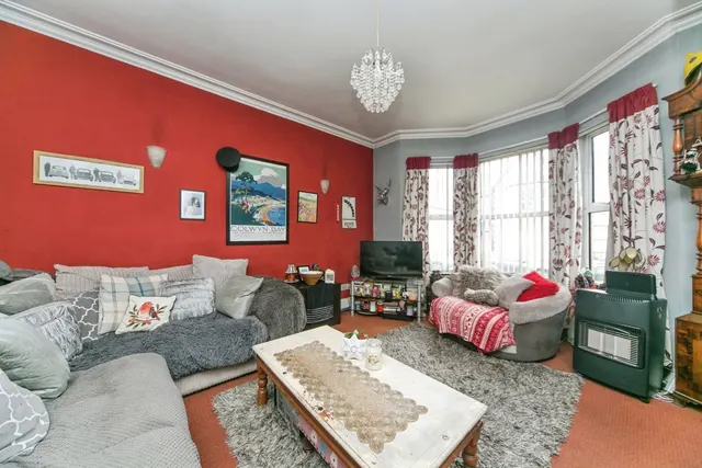 Llewelyn Road, Colwyn Bay, LL29, photo 2