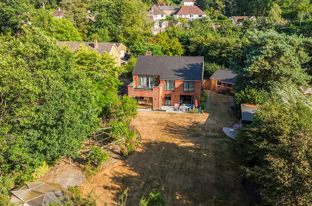 Bourne Dene, Wrecclesham, Farnham, Surrey, GU10 4RF, photo 1