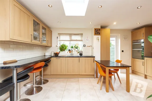 Hornchurch, RM11, photo 1