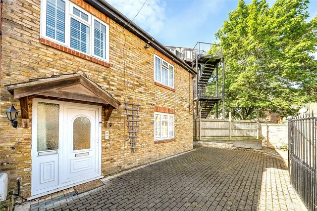 Photo 2 — Thayers Farm Road, Beckenham, BR3