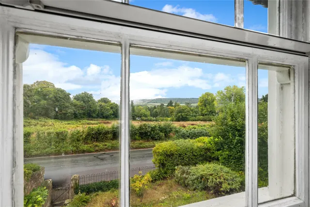 Wolfs Row, Oxted, RH8, photo 2
