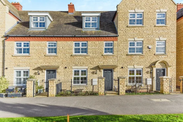 Langton Walk, Stamford, PE9, photo 1