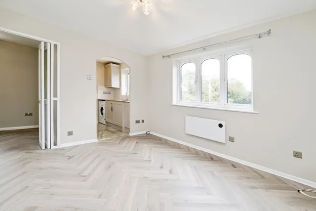 Naunton Way, Hornchurch, RM12, photo 2