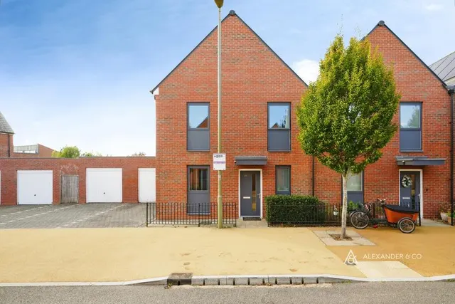 Charlotte Avenue, Bicester, OX27, photo 1