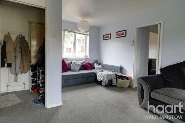 The Drive, London, E17, photo 2