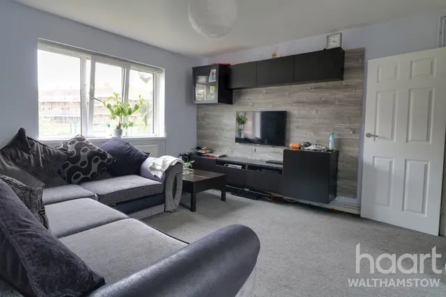 The Drive, London, E17, photo 1