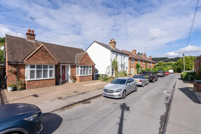 Bailey Road, Westcott, RH4, photo 1