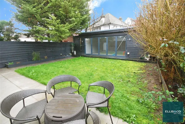 The Vale, Golders Green, NW11, photo 3