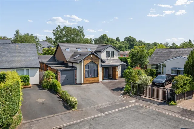Winmarith Drive, Hale Barns, WA15, photo 1