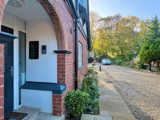 Grove Lane, Leeds, LS6, photo 1