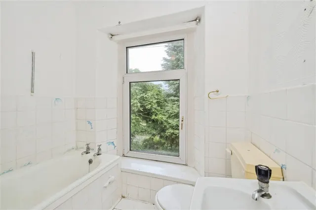 Graig Road, Swansea, SA6, photo 2