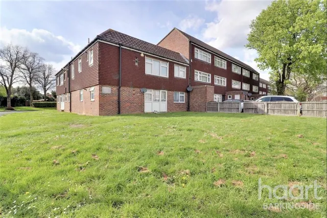 Mulberry Way, Barkingside -, IG6, photo 1