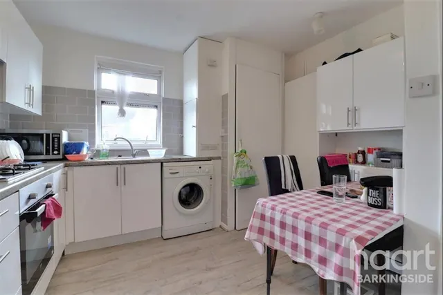 Mulberry Way, Barkingside -, IG6, photo 2