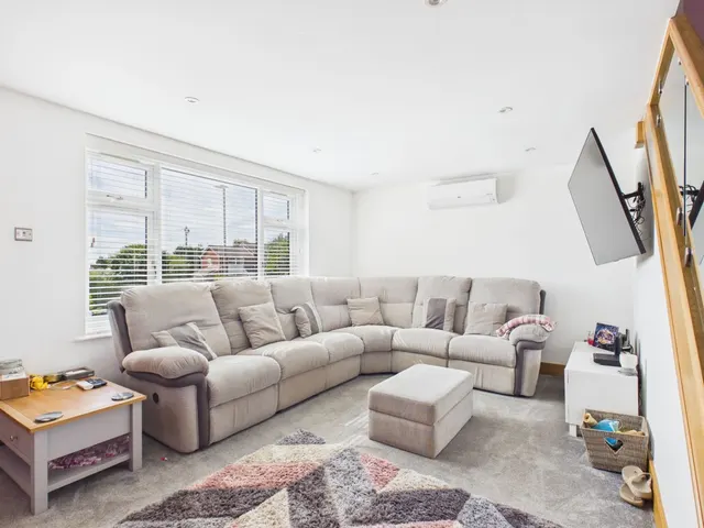 Windsor Drive, Stalybridge, SK15, photo 3