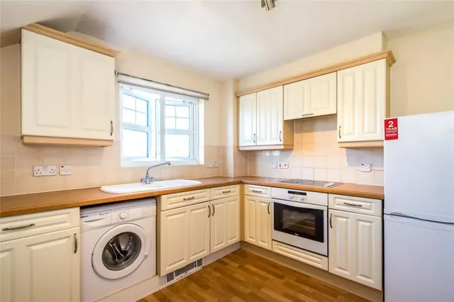 Bewick Gardens, Chichester, PO19, photo 3