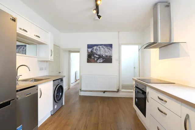Photo 3 — 3 Rooms at Shaw Street, Newcastle-under-Lyme, ST5