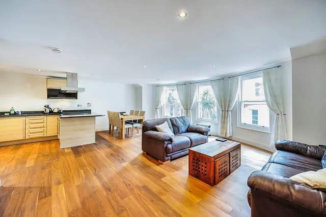 New Dover Road, Canterbury, photo 1