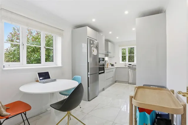 Photo 3 — Hawthorn Close, Banstead, SM7 1ND