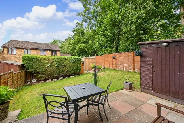 Photo 2 — Hunters Oak, Hemel Hempstead, Hertfordshire, HP2 7SY