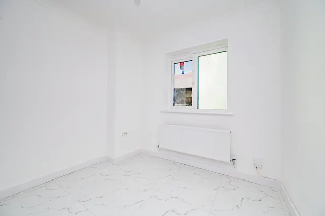 Photo 2 — Dunraven Avenue, LUTON, Bedfordshire, LU1