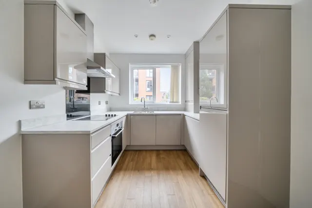 Photo 2 — 53 Reynard Way, Brentford