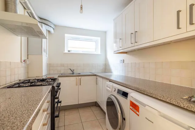 Dedworth Road, Windsor, SL4, photo 2
