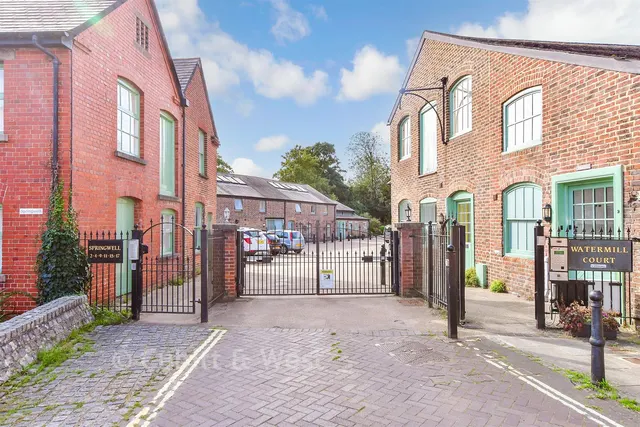 Springwell, Havant, PO9, photo 2