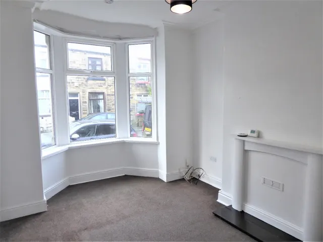 Oak Street, Colne, BB8, photo 1
