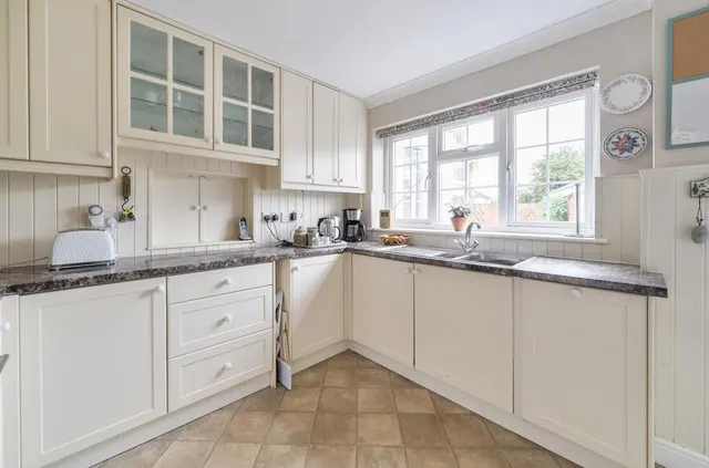 Parsons Close, Winslow, MK18, photo 3