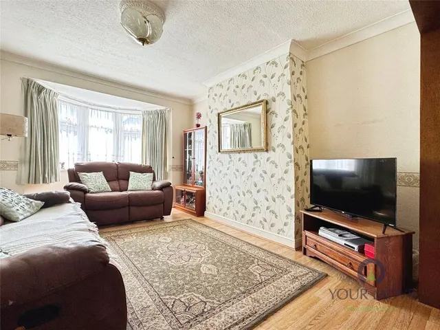 Photo 2 — Marlow Avenue, Eastbourne, East Sussex, BN22