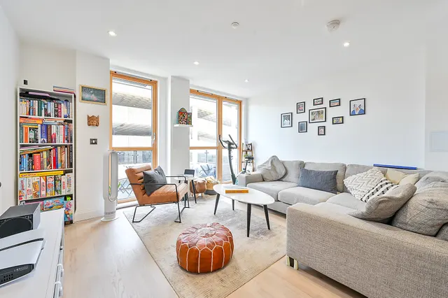 Flat 13, New Malden House, photo 1