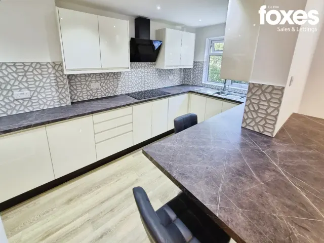 Wellington Road, Bournemouth, BH8, photo 1