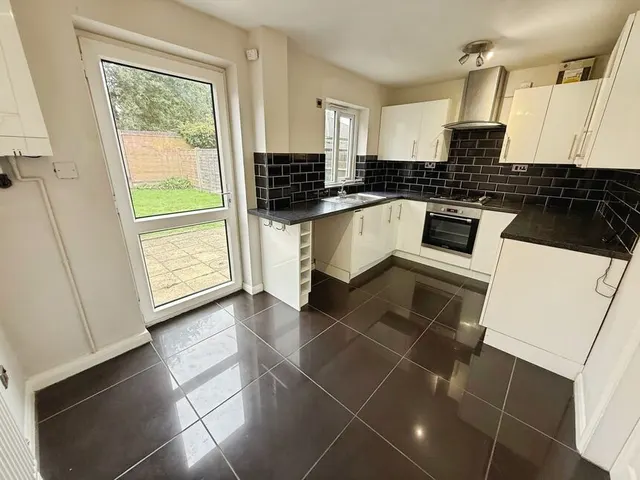 St. Francis Court, North Hykeham, LN6, photo 3