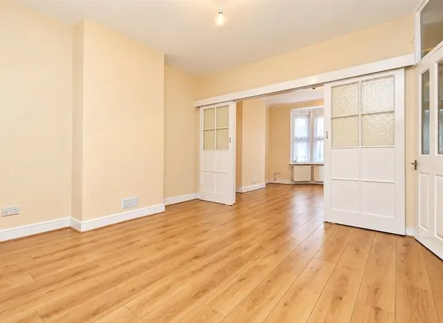 Photo 2 — Cambridge Road, Hounslow, TW4