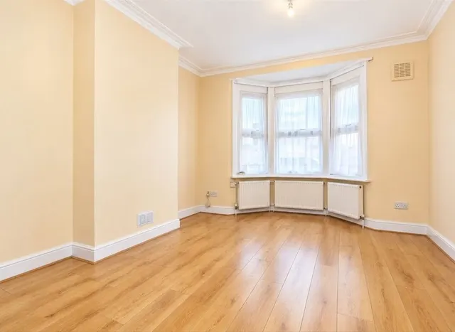 Photo 3 — Cambridge Road, Hounslow, TW4