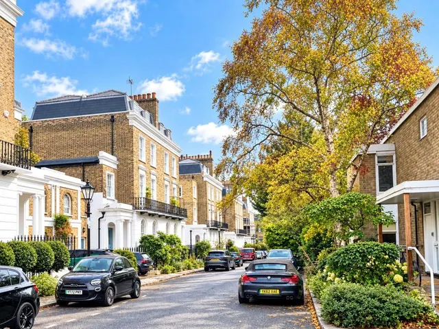 Crescent Grove, London, SW4, photo 1