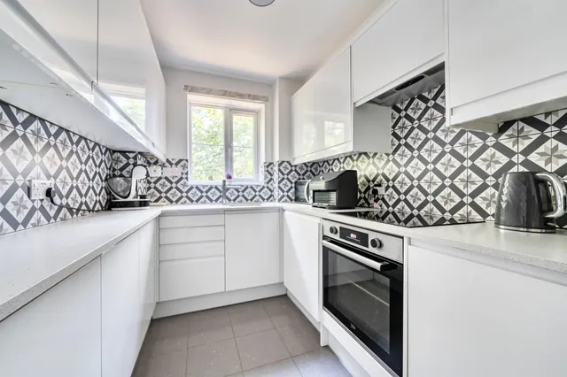Gladbeck Way, Enfield, EN2, photo 3